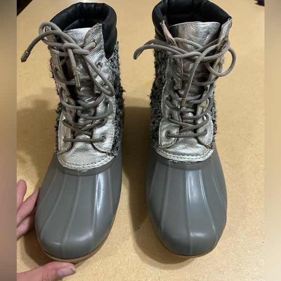 Women's Sam Edelman Caldwell
Duck Boots Grey & Silver Size 8 snow boots - Picture 12 of 14